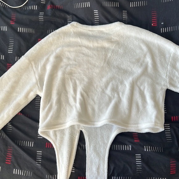 Cropped tie sweater - Picture 2 of 2